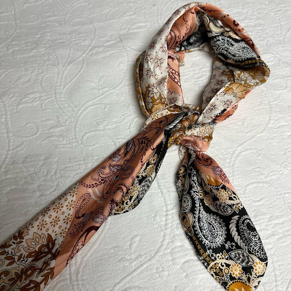 Beautiful Vintage Paisley Scarf
